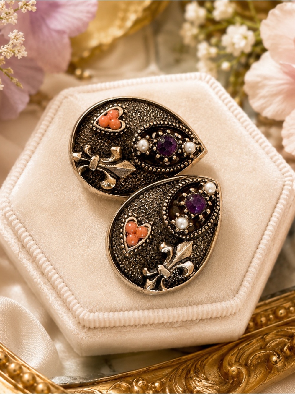 Vintage AMERIQUE Fleur De Lis Clip Earrings Purple Rhinestone Signed Coral Heart